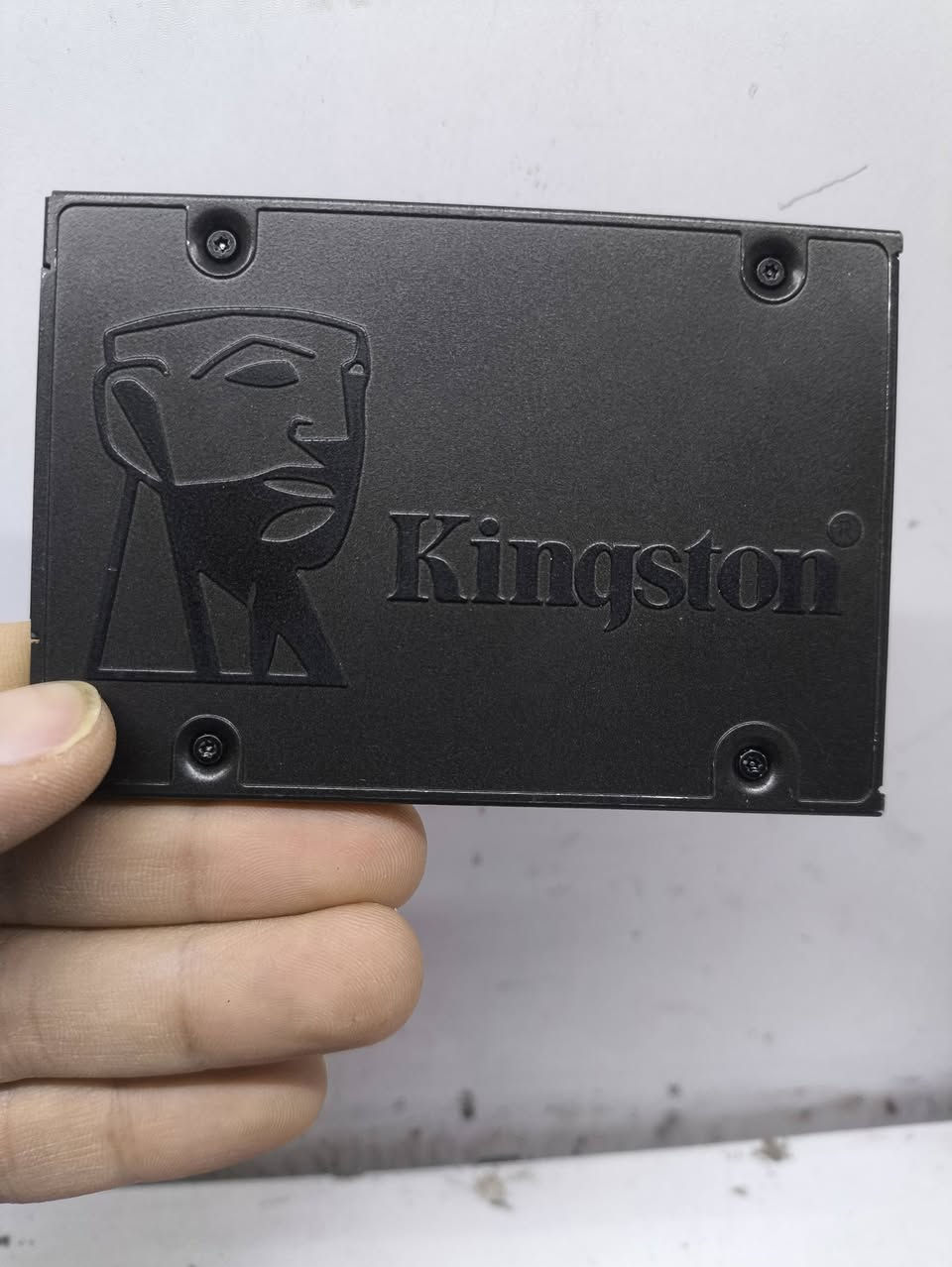 فرصة للبيع – SSD أصلي بسعر قوي 🔥
متوفر SSD لابتوبات وديسكتوب مسحوبات من أجهزة جديدة وشغالة 100٪
💾 المتوفر:
Kingston A400 960GB SATA SSD — سعة 960GB
Crucial MX500 2TB SATA SSD — سعة 2TB
Kingston KP310 1TB SATA SSD — سعة 1TB
⚡ المميزات:
✔ سرعة عالية توصل تقريباً 5000-5600MB/s
✔ يسرّع اللابتوب بشكل كبير
✔ مناسب للألعاب والبرامج الثقيلة
✔ يركب على أغلب اللابتوبات والديسكتوبات
📦 الحالة: نظيف جداً ومفحوص 100٪
الاستفسار ع واتساب ***********
