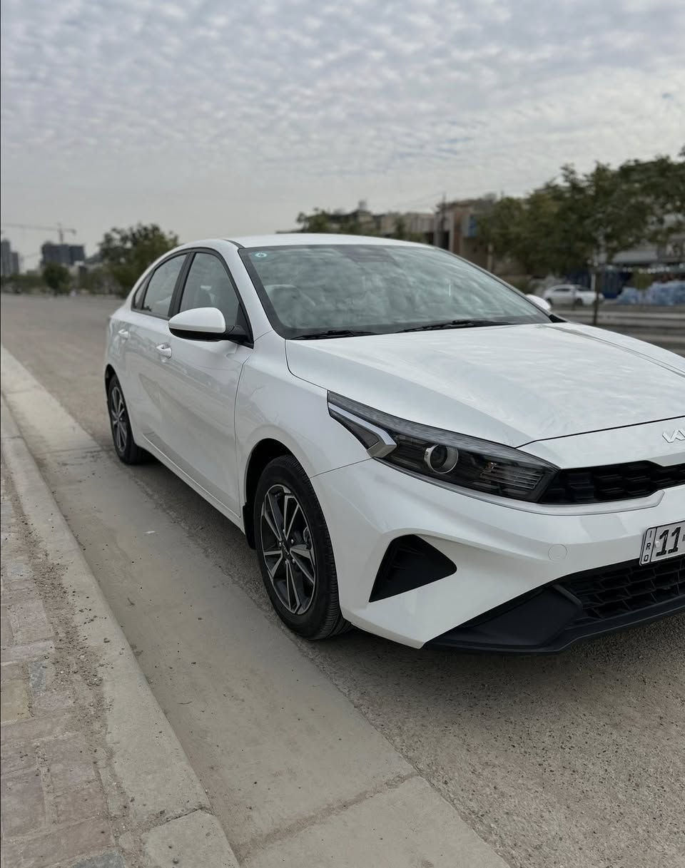 السلام عليكم سيراتو ٢٠٢٤ خليجيه مكفوله كفاله عامه من الشخط والرصعه مكينه ٢٠٠٠ شادلها ويل كب وتخم تاير مال وكاله وبيها سبايدر اصلي وكاله خليجيه شركه الدوليه ماشيه ٣٩ الف حساسات خلفيه اصليه  
السعر ١٨٣ ورقه وبيها مجال اتصل وتدلل ***********
