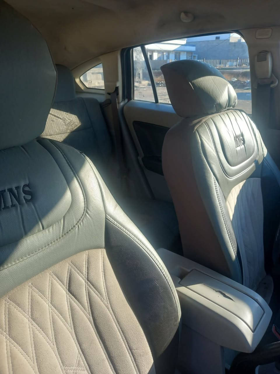 دوج كالبير ٢٠٠٨ بغداد تحويل ثاني يوم باسمي كير ومحرك مكفولة كهربائيات كامله من كلشي  الاتصال على الرقم ***********
*********** .او مراسلة الصفحة 60 ورقه وبيها مجال بسيط ....
