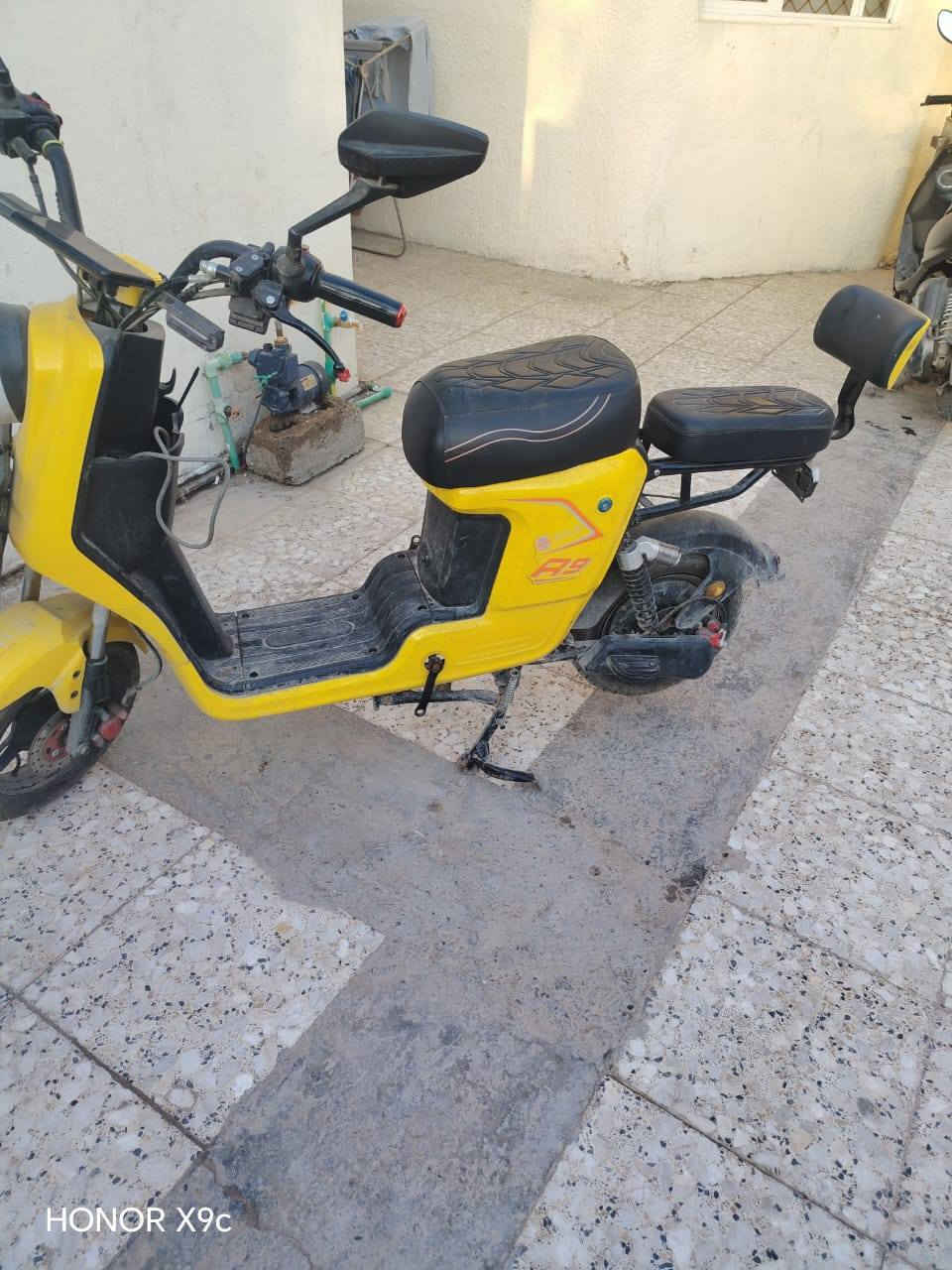 دارجه شحن جديده استعمال شهرين سعر ٤٠٠ ،،*********** وتساب العنوان بغداد جسراديالى سوق الرياض
