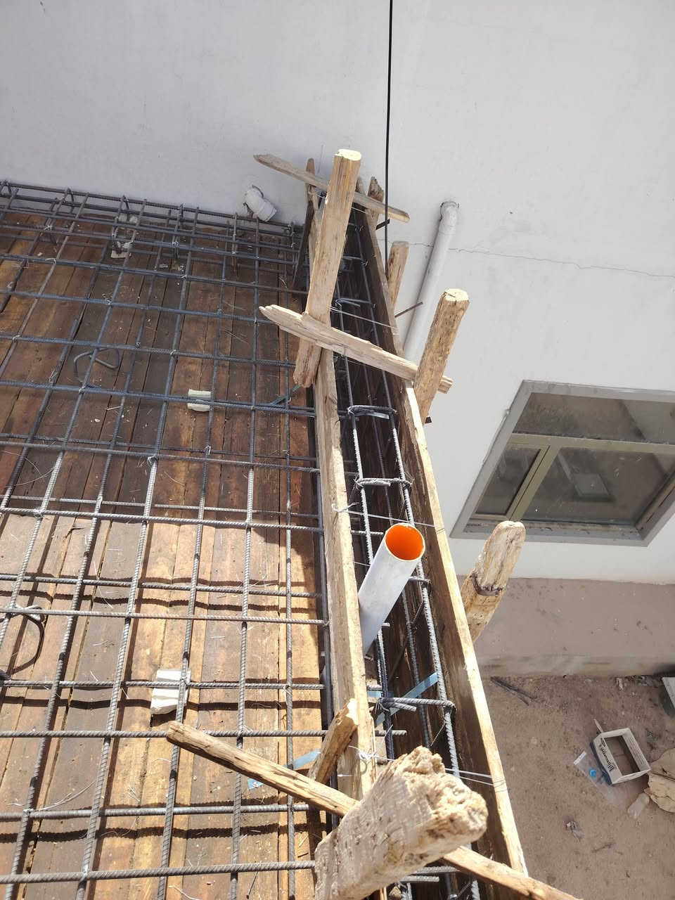 السلام عليكم مقاولات عامه دور ودوائر الحكومية بناء ترميم حدادية كافة المقولات عمل مرمر سراميك بورسلين كاشي عمل درجة أولى متفريق حالين كادر متميز ابو أمير نصير الكريطي ***********
