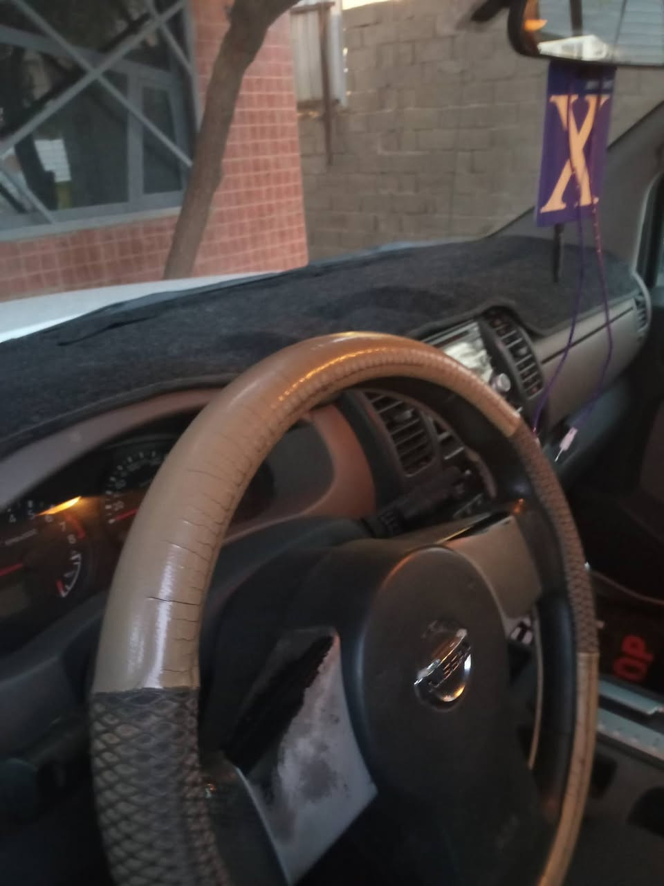 السلام عليكم اكستيرا خليجي لون ابيض كفاله عامه قطره صبغ مابيه سياره حلوه وجاهزه موديل 2008 فورويل تدفءه تبريد جاهزه رقم دولي بغداد الجديد ماشيه 170 الف حقيقي شاشه كامره عل بك تحويل مباشر 98 وبيه مجال الاستفسار *********** مكان بغداد العرصات
