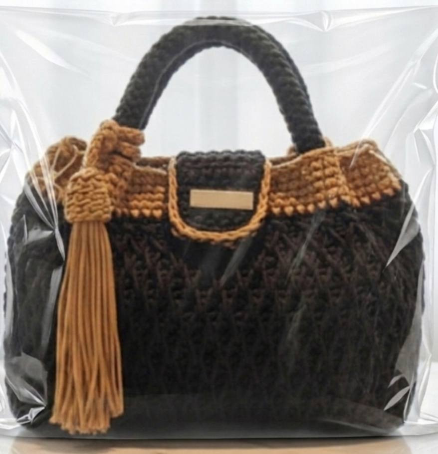شكرا لثقتكم 
شكرا لذوقكم الراقي 
شكرا لكم لاختياركم حقائبا👛💼👜 هذا اكبر حافز لنا للاستمرا بتقديم قطع تصنع بجهد ومتانه واتقان بحب لتليق بكم وان نكون عند حسن ظنكم
لاي استفسار او طلب خاص 
متوفر توصيل _كل المحافظات


**إذا كنت صاحب هذا الإعلان وتريد حذفه لأي سبب، رجاءا أرسل رسالة إلى الدعم الفني**