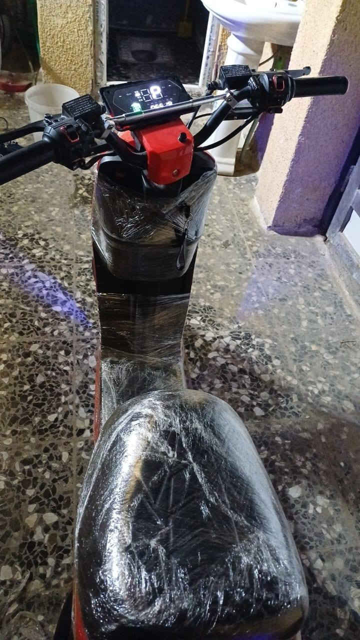 دراجة شحن R9 نضيفة بيها شاحنة الاصلية ول سلة موجودة بس زنجيل وبايدر ما بيها السعر 350 قفل وما بيها مجال العنوان بغداد الزعفرانية للاستفسار *********** واتساب
