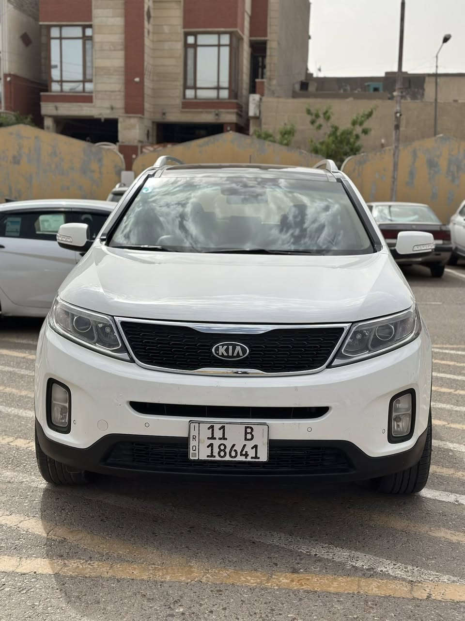 السلام عليكم سورنتو ٢٠١٣ خليجي مشروع وطني باسمي مواصفات محرك ٦ سلندر  و ٧ راكب و ٣ قطع تبريد و بانوراما و جلد و كرسي كهرباء و مري شفط و اشاير بلمري و شاشه و حساس امامي و خلفي و بك لايت لد و سياره جاهز تخم تاير و صدر و تبريد ثلج و السعر ١٦3 ورقه  بيهه شويه بارد جوه قبق البانزين و مكان السياره حي الجهاد و هذا رقمي ***********
