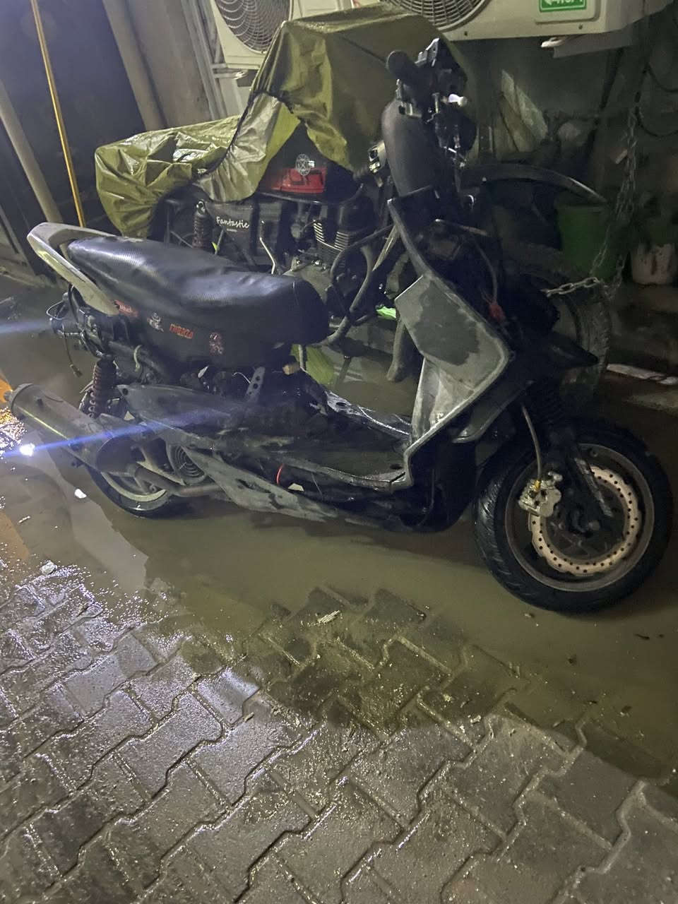 سلام عليكم شباب دراجه سكنس فحل شلعه شك لكاع بوشه ٥٨ونص نكره بكل وكت نوزل للبيع او مراوس بدراجه ثانيه مكاني بغداد اعضميه ***********
