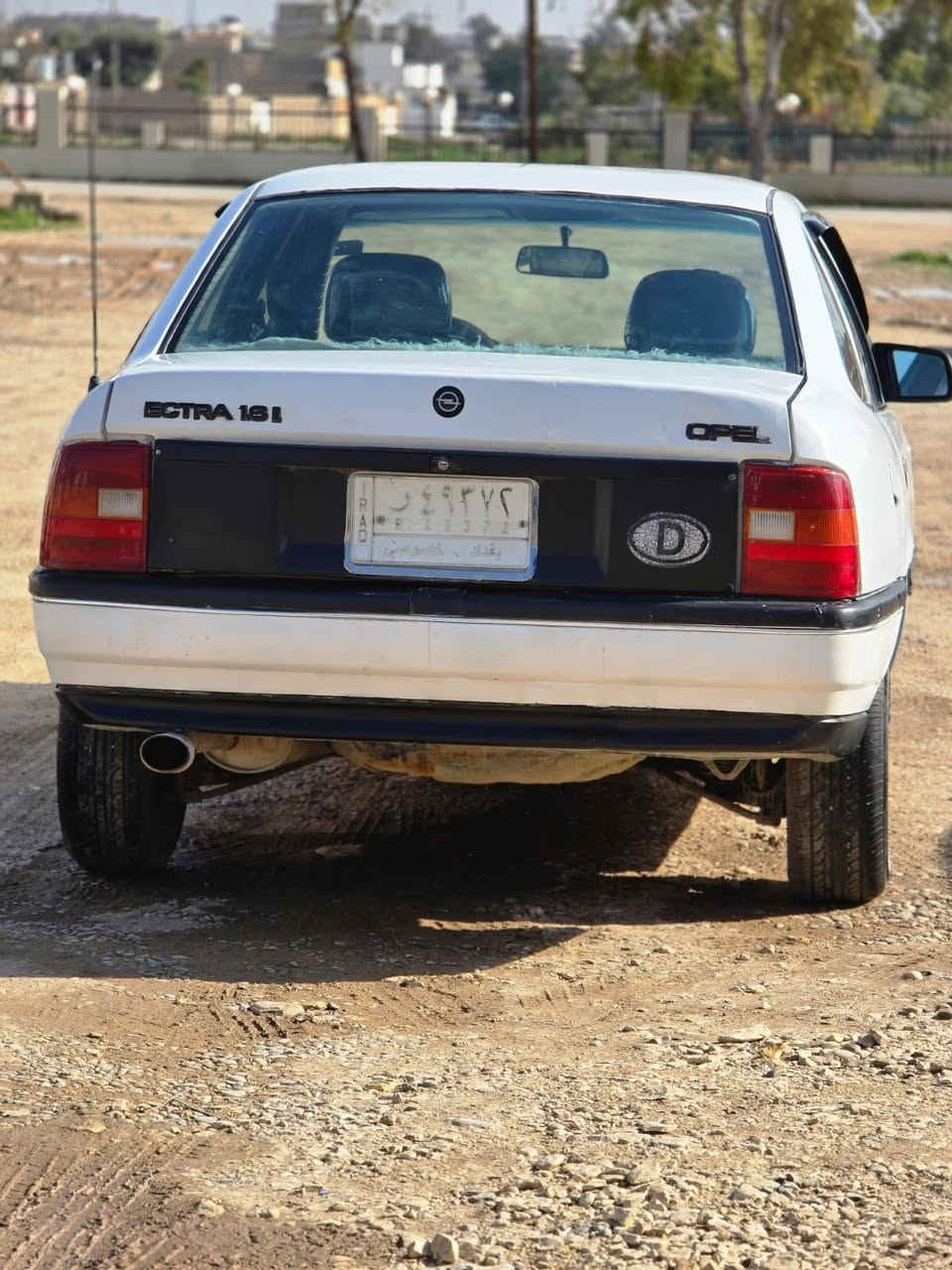 اوبل فكترا للبيع حجم 16 
رقم مسطره جديد تستلم 
باسمنا تحويل شرط 
موديل 1991 السعر. 38$ 

***********
