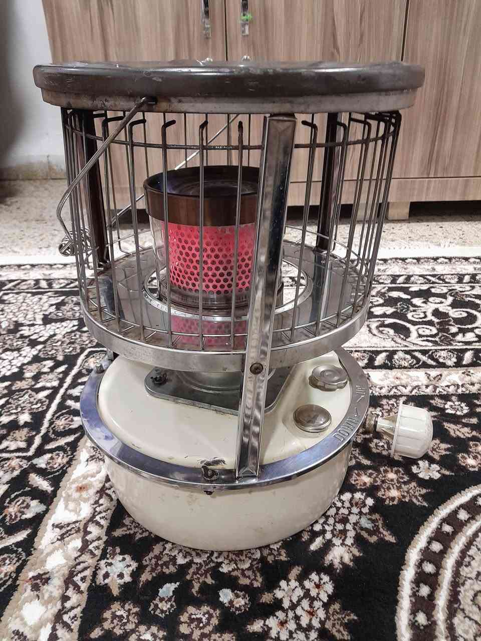 سلام عليكم من رخصة مدير كروب صوبه للبيع نظيف كيرونا كوري  شغال سعره ٥٠٠٠٠ الف للاتصال (***********)
