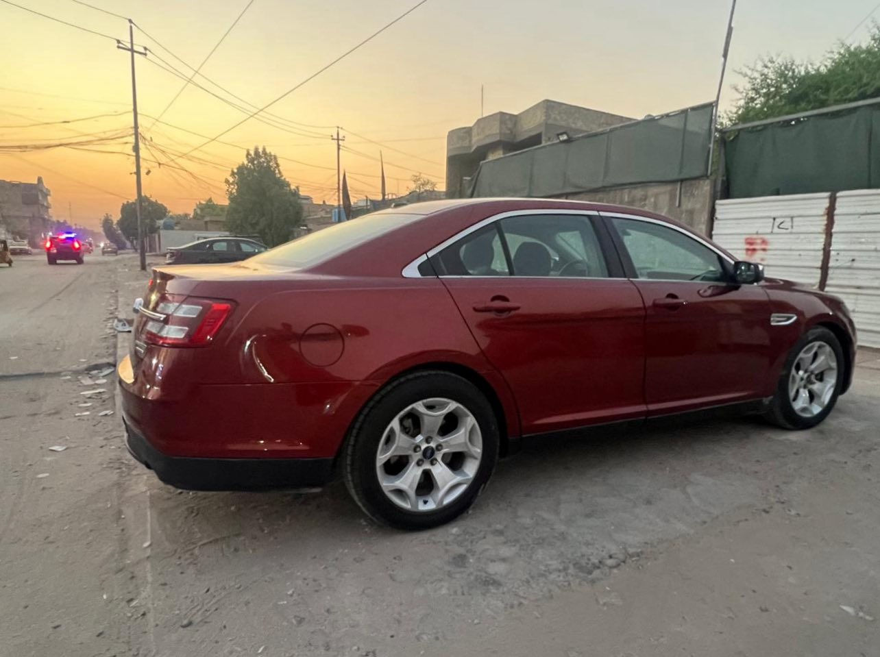 اللهم صلي على محمد وآل محمد
السلام عليكم شباب 
فورد تورس مديل ( 2014 ) 
رقم بغداد بأسمي 
محرك ( 3500 )
حادث بسيط جدا بدون ايرباك صور الحادث والسونار مرفق مع المنشور
*فئة LIMITED*: فئة أعلى مقاعد جلد، نظام صوت متقدم، شاشة لمسية، نظام SYNC.
بصمة الباقي الموصفات الفول عدى الفتحة  طخم اطارات جديدة 
صدر جديد  
مكينة جديدة
سنوية جديدة 
هزة جديدة
بدون أي نقص جاهزة 
السعر 120 وبيها مجال 

***********
