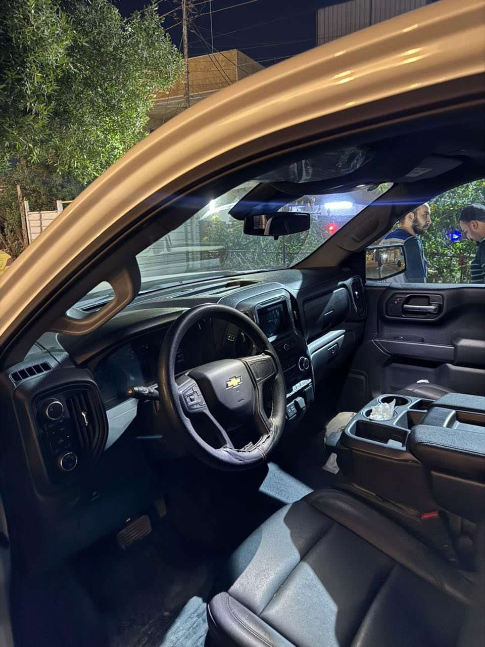 السلام عليكم ورحمه الله وبركاته ….
للبيع سلفرادو 2025 خليجي كفاله عامه من الصبغ والبارد والشخط وكلشي 
ماشيه ١٤ الف 
محرك 4 توربو 
موصفاتها معروفه 
السعر 37 الف ونص
للاستفسار الاتصال على 
***********
وشكراًً
