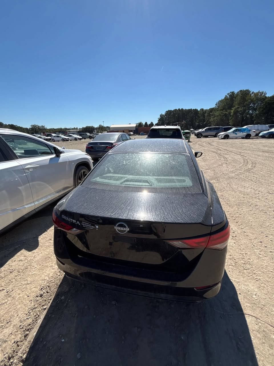 2025للبيع موعد الوصول 6/1/2026 قريب جدا الحادث موضح فقط بنيد ماشيه الفين ميل زيرو السعر 80$ ورقه قفل واصل ميناء ام قصر مدفوع شحنها كامله تستلم صافي ابلاش السياره  لاهل المصلحه  الاستفسار ***********
