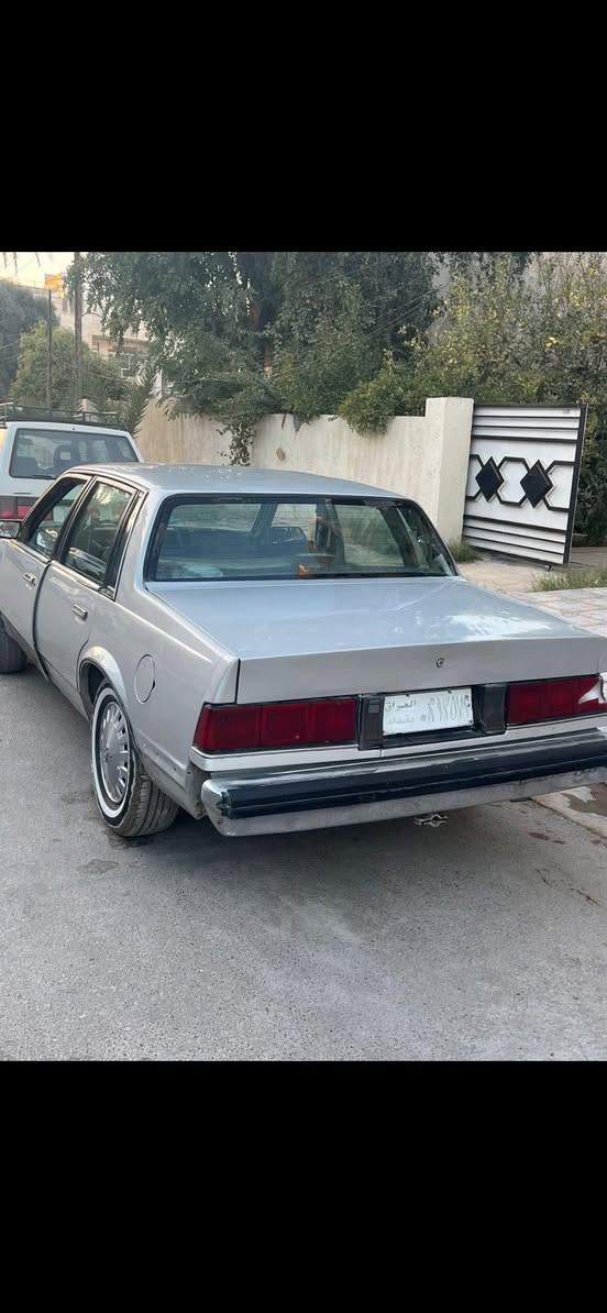 للبيع سلبرتي  كير ومحرك سليمات دوشمه جديده تخم تاير جديد  سياره نضيفه رقم بغداد سعرها 32 ورقه وبيها مجال للشراي 
*********** 
***********
