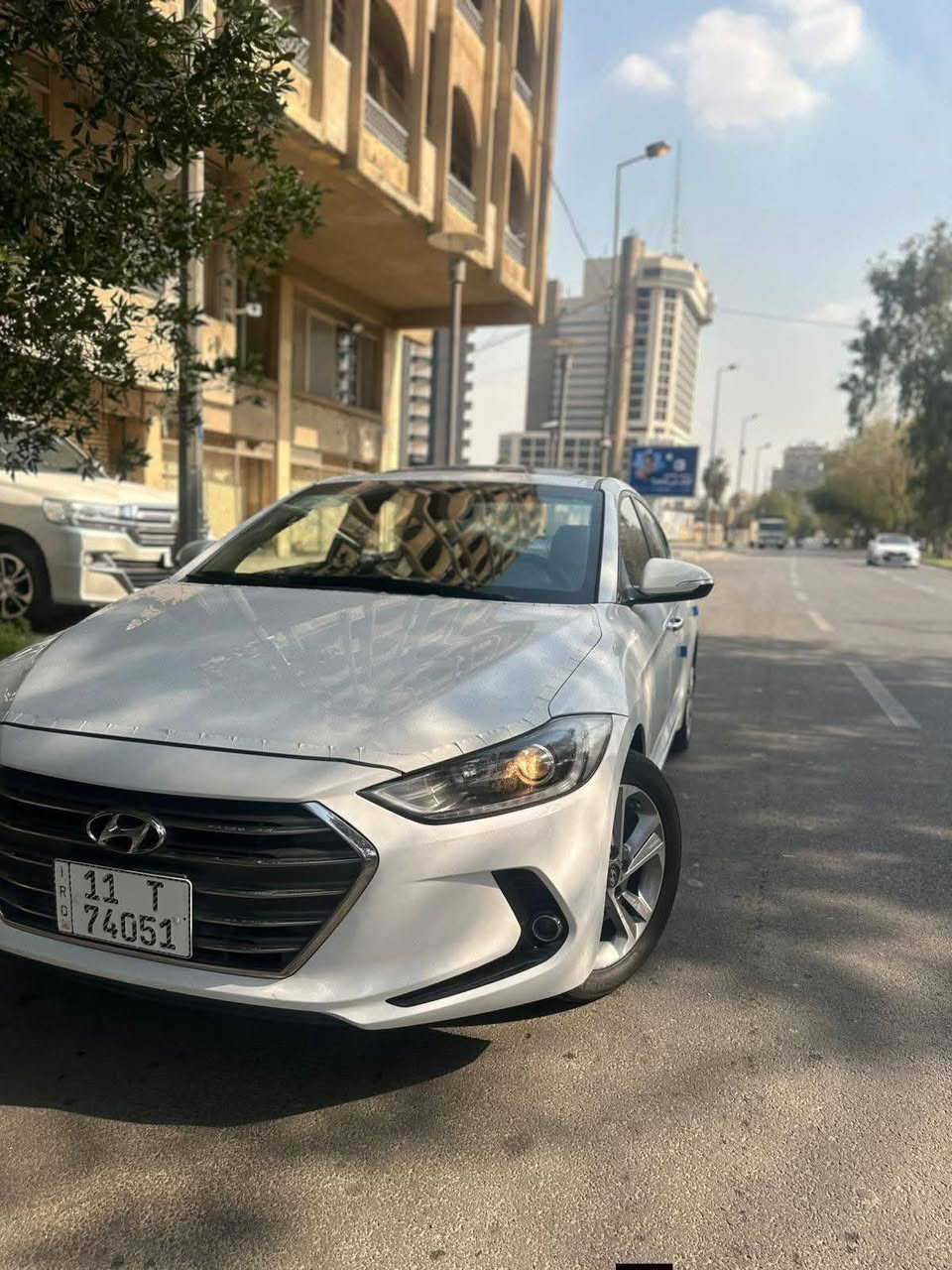 هيونداي النترا 2018 خليجي  فول 1/1 عده البصمه
السياره عل شرط بعدهه بفابلون الشركه ونايلون الشركه 
ماشيه  63الف كشنات جلد اصلي فتحه سلايت  
فول تحكم استيرن مري شفط وترحيب 
شاشه جبيره  داخل صاج 
قطعتين تبريد 
نضام سبورت 
حساس اصلي 
ويل 16 تخم تاير جديد والسبير منازل 
يدات نيكل 
محرك 2000 دوش 
اربعه دسك 

السياره جديده كفاله عامه عده بارد  
هزه وسنويه جديده بسمي 
مكان السياره بغداد 

رقم صاحب السيارة 
***********
