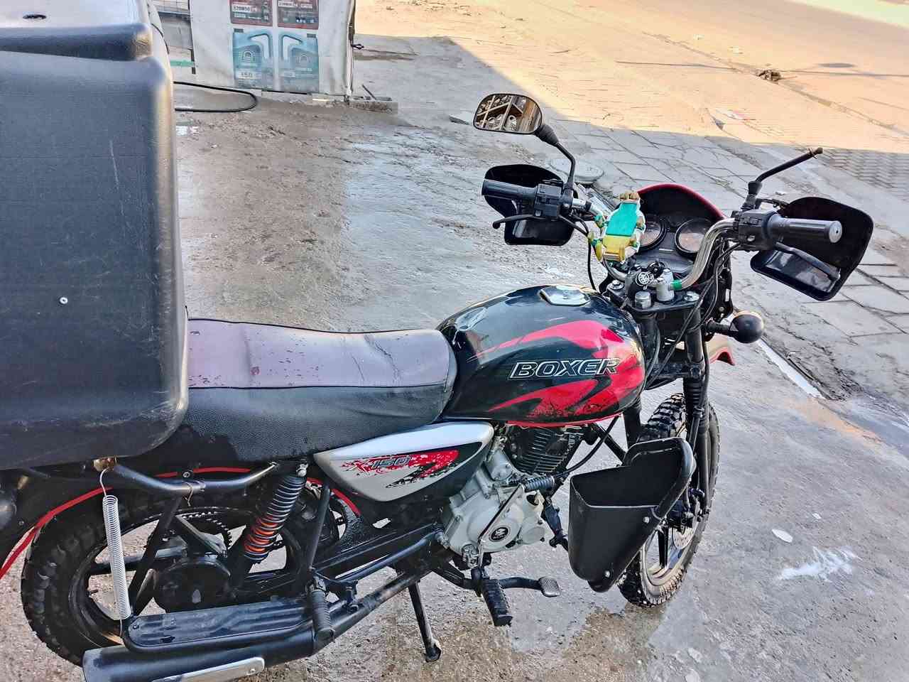 السلام عليكم شباب دراجه بوكسر موديل 23 للبيع دراجه حلوه ونظيفه بيها نقوصات خفيفه السعر 900 وبيها مجال بسيط تواصل على رقم التليفون ***********
