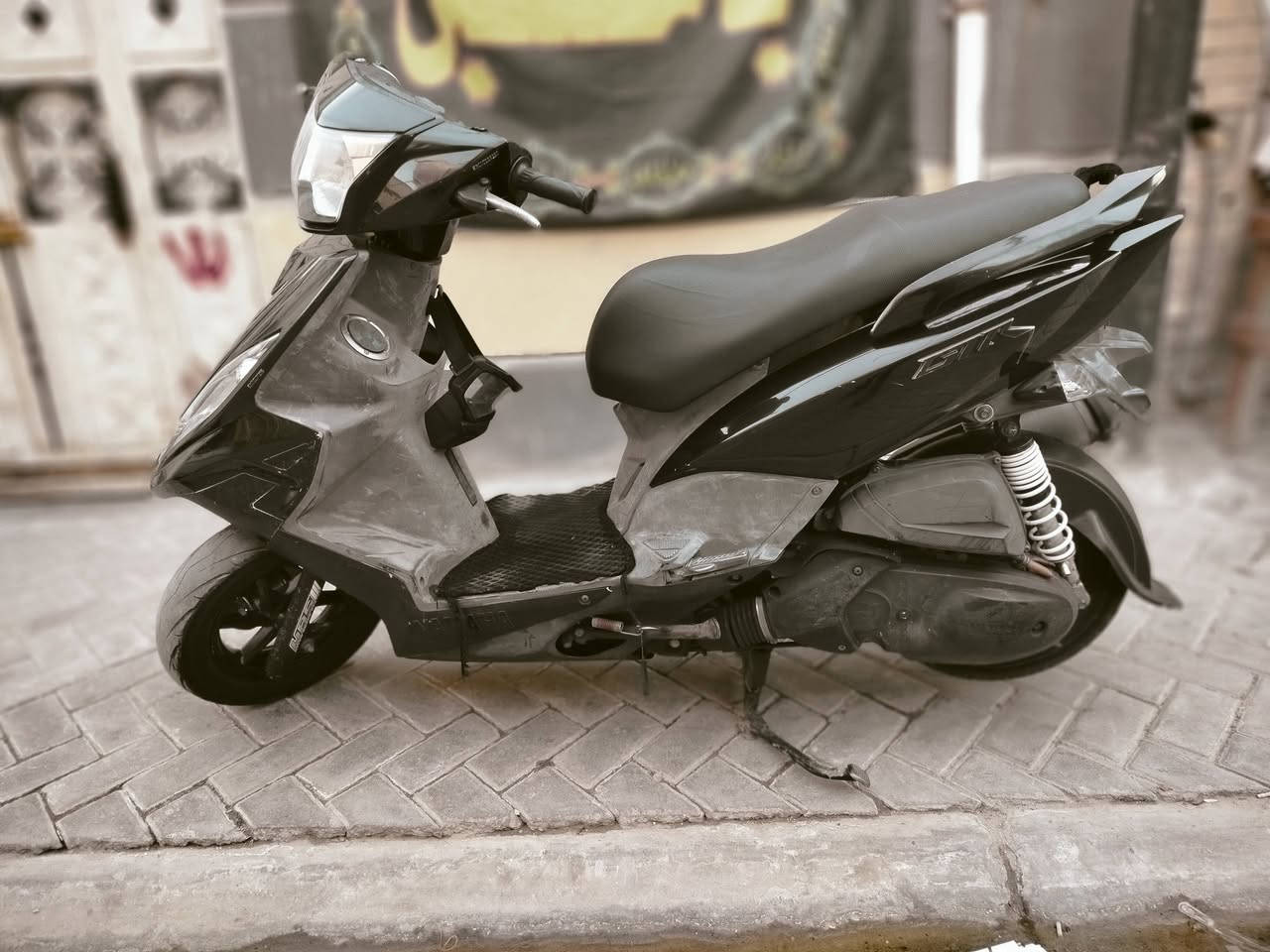 سلام عليكم 
ياماها Gtr للبيع 
دراجه خير من الله شلعه معدل ناعمه 
بلاديه ختم واحد مكينه + كفر 
سعر 1250 
هاتف ***********
