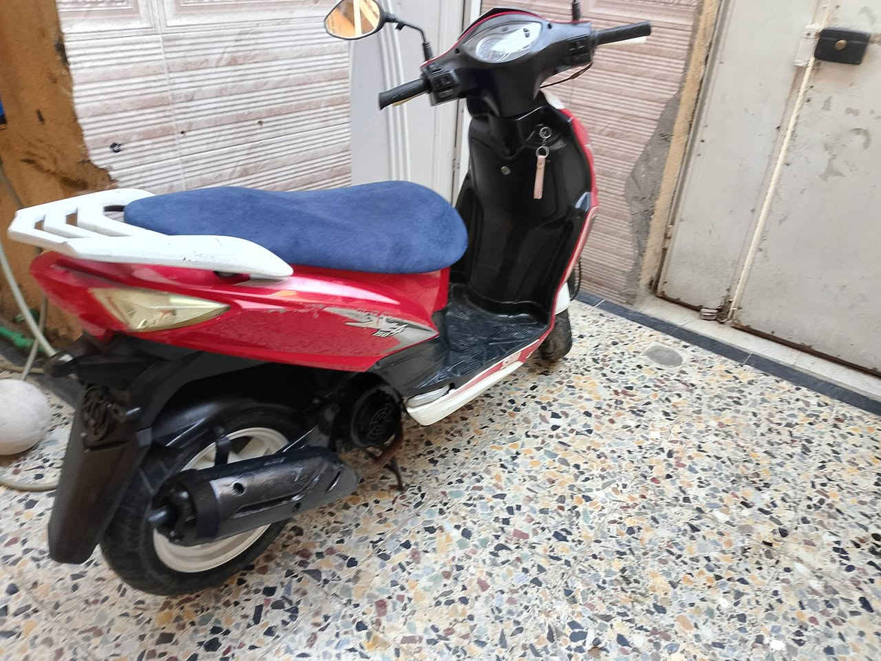 300 رايدها ماكينه بلاد ما مفتوح عوزها بس باتري الامين الثاني ***********
