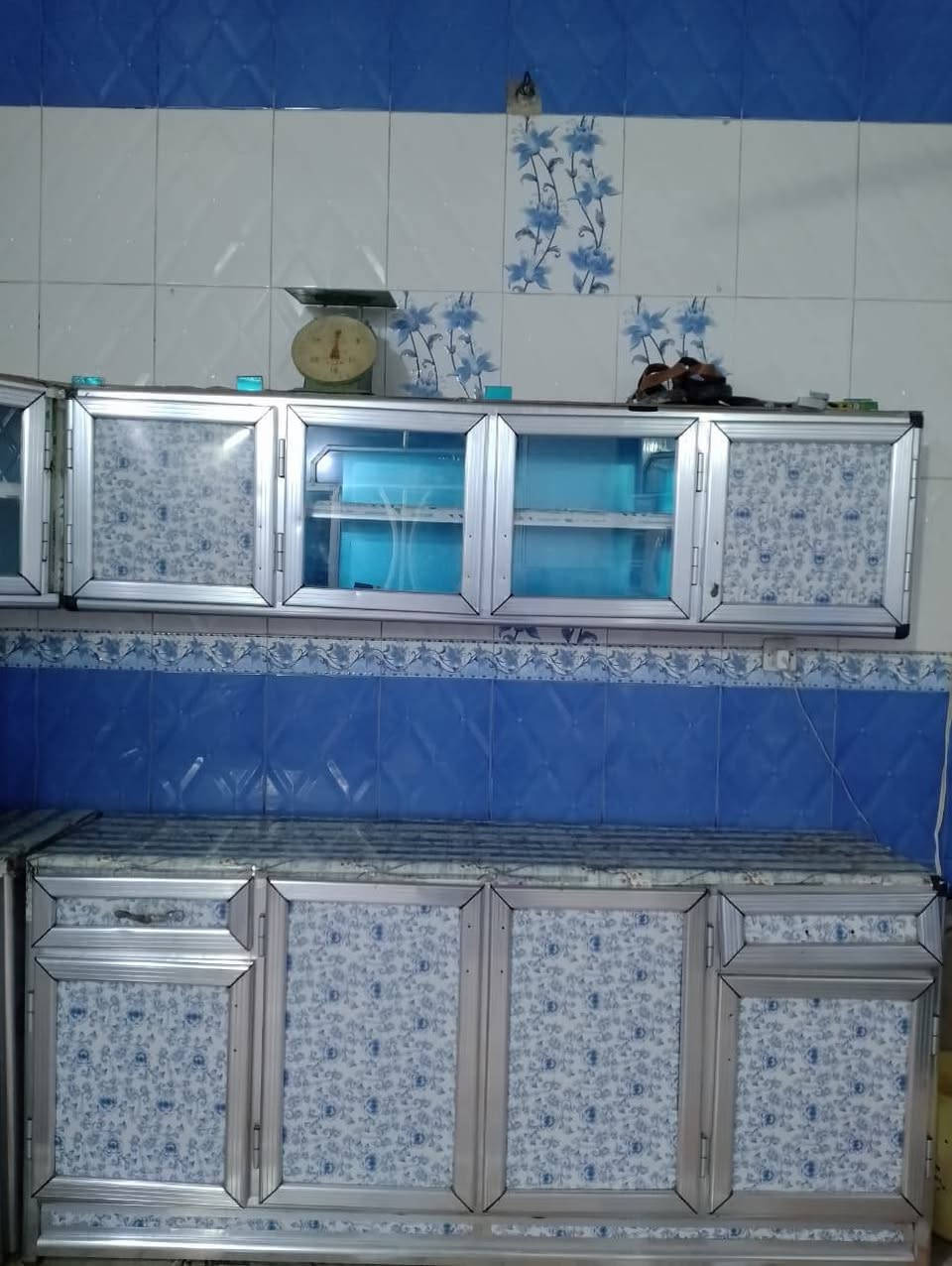 كاونتر مع سنك للبيع مكاني ابو غريب حميد شعبان *********** رقمي بي واتساب #السعر 500 وبي مجال بسيط
