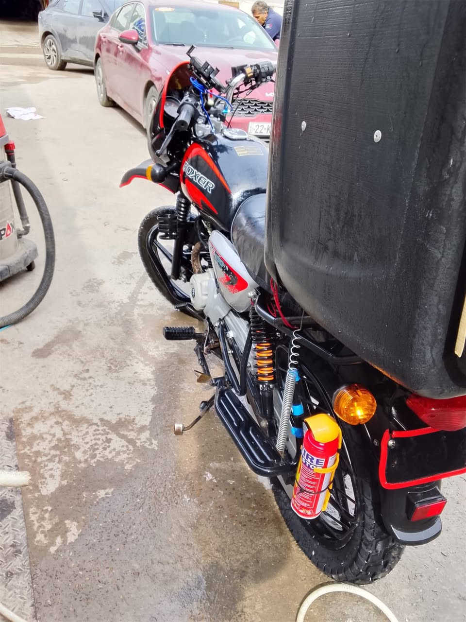 سلام عليكم شباب بوكسر مديل 2021 بل سنويه 2020 دراجه خير منالله مرقم رقم نكليزي تحويل ثاني يوم دراجه مصروف عليه وتعبانين عليه *********** 
***********
