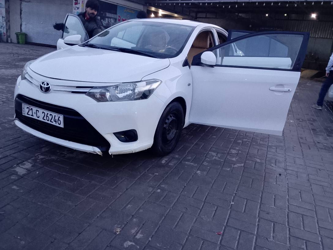 یاریس ٢٠١٥
سپی بەفری
ناوزەد 
شاشە 
مەکینە بچووک 
ڕێکوپێکە 
سێ پارچە بۆیاغ 
113 گەڵاو کەمێک مامەڵە 
سەنەوی بەسەر نەچووە 
*********** السليمانية, العراق
