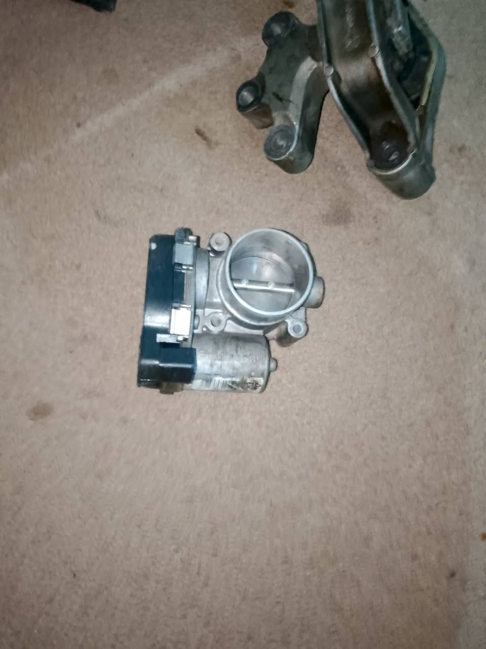 سلام عليكم شباب غراض مال سيارسمند موديل 18البيع غيم وخذ***********بي وتساب
