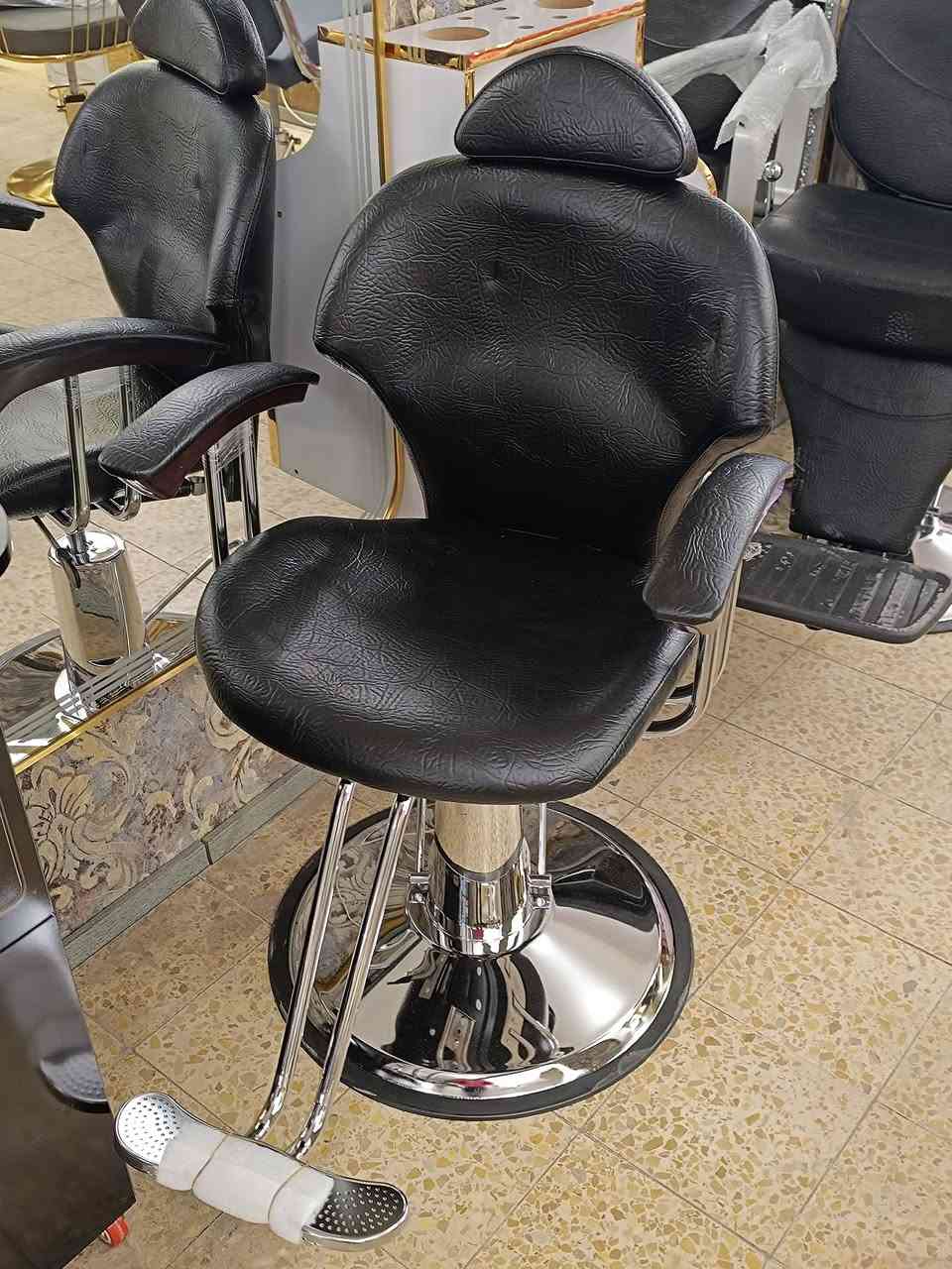 عرض خاص 650الف 
ريكور حلاقه بشعار رجالي ونسائي 
كرسي حلاقه واحد 
تخم 2قطعه 
عربانه ادوات 
كل هاذ 650الف فقط 
يوجد خدمه توصيل لجميع محافظات العراق 
للحجز والاستفسار الاتصال ***********واتساب
