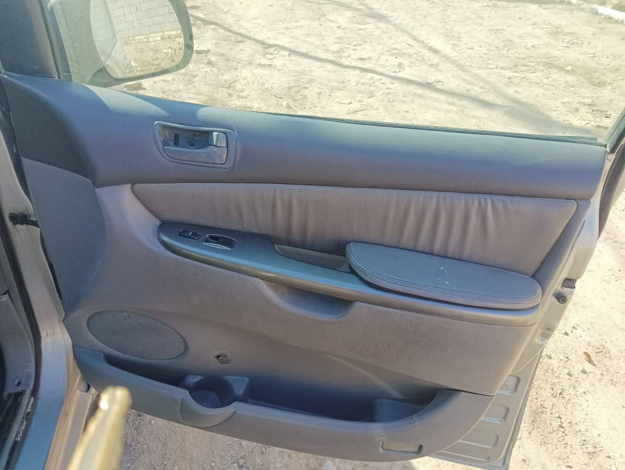 سينا تيوته 2008 جاهزه للاخير ماعدا ضعف بلكير ***********
