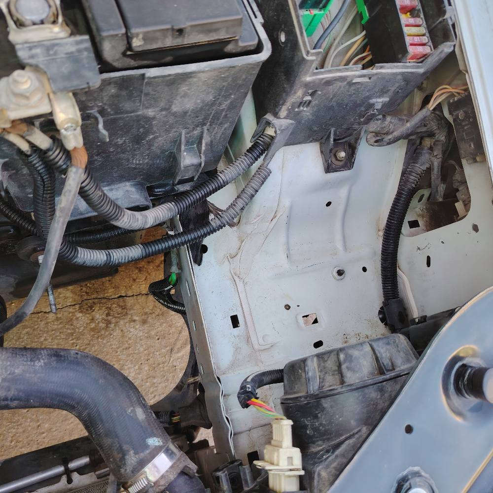 سلام عليكم بيجو306 رقم هزه جديد السياره كدامكم نضفاته لا كص لا ضريه قويه لا خياسات السياره بيه بس مكانات بارد شواصي دواخل كفاله السياره كير محرك خير من الله. بس يرادله شويه ترتيبات بصيطه السعر 48 وبيه مجال للشراي *********** السياره بغداد موجود
