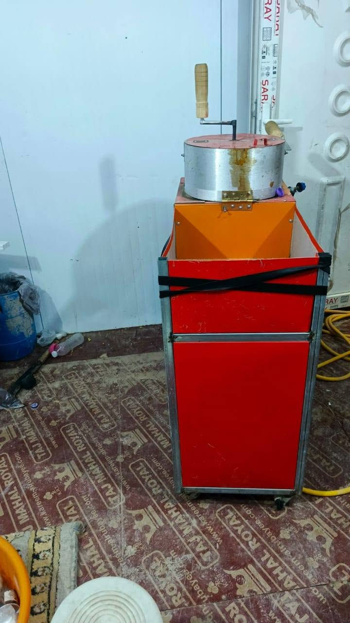 مكينة شامية للبيع مامستخدمه بس سبوعين سعر ولاستفسار على رقم ***********
