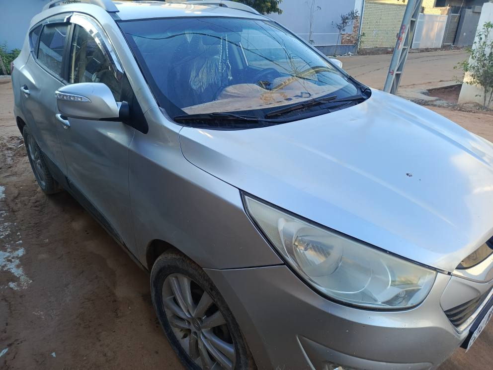 توكسان ادوات بدون لوحات  موديل14 تدفة تبريد بالكشنات السيارة جاهزة محرك وكير مكفولات كصة جنطة  السيارة كاز يعني تنسة الصرف  مكان السيارة بالنجف السعر 50  ***********
