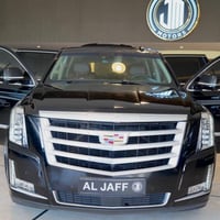 كاديلاك 2018 فتحة سقف  داخل جلد مشمشي  داخل VIP منفصل  دوسات كهرباء  ر...