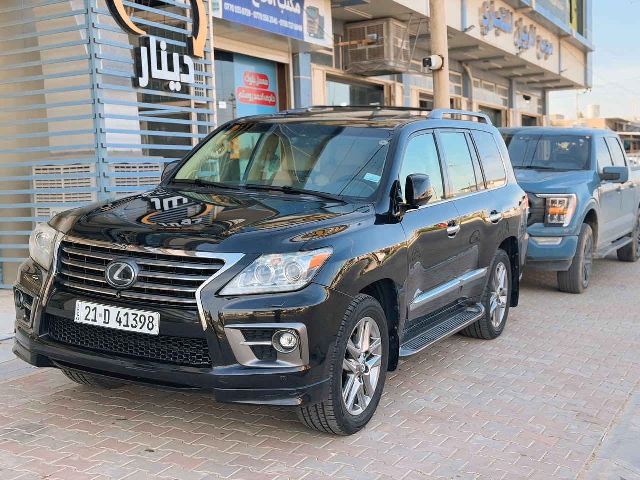 لكزس LX 570 موديل 2014
بريمي أصلي

داخلية بيج
بسمطين + كارت 

ماشية ٢٠٨ ألف

المواصفات:
• بصمة
• نظام مانع الانزلاق
• ورقة بيانات
• تشغيل
• مقاعد جلد مع تدفئة
• هيدروليك
• 5 كاميرات
• ثلاجة
• زينون
• شفط أبواب
• تبريد وتدفئة
• دبل هواء
• نظام Eco و Sport
• حساسات خلفية
• مرايات كهربائية
• فتحة سقف
• باب خلفي جك
• رادار أمامي

المحرك والجير بشرط مامفتوح
السيارة نظيفة جداً وكلشي وكالة
سنوية جديدة 
السنوية باسمي بشرط تحويل وغرامة

السيارة ما تحتاج أي مصرف
سيرفس كامل 

نفس اليوم تحويل والوكالة حاضرة

ملاحضه. جامرلغ سائق سبغ بدون دواخل

الموقع: كركوك

للاستفسار: ***********
