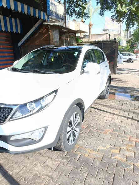 السلام عليكم
سبورتج ٢٠١٣ مواصفات خليجية
بانوراما
محرك 2000 .  دوش
السيارة مكفولة من التبديل والصبغ
سونار المندلاوي . مرفق مع الصور
كير محرك تبريد كهربائيات . كل نقص مابيها
ماشية ١٩٠
بيها بارد فقط مؤسر بالسونار
هزة جديدة
سنوية جديدة
تحويل مباشر
سيارة بأسمي
السعر ١٤٥  قفل .
ه/ ***********
البياع . ابو مريم
