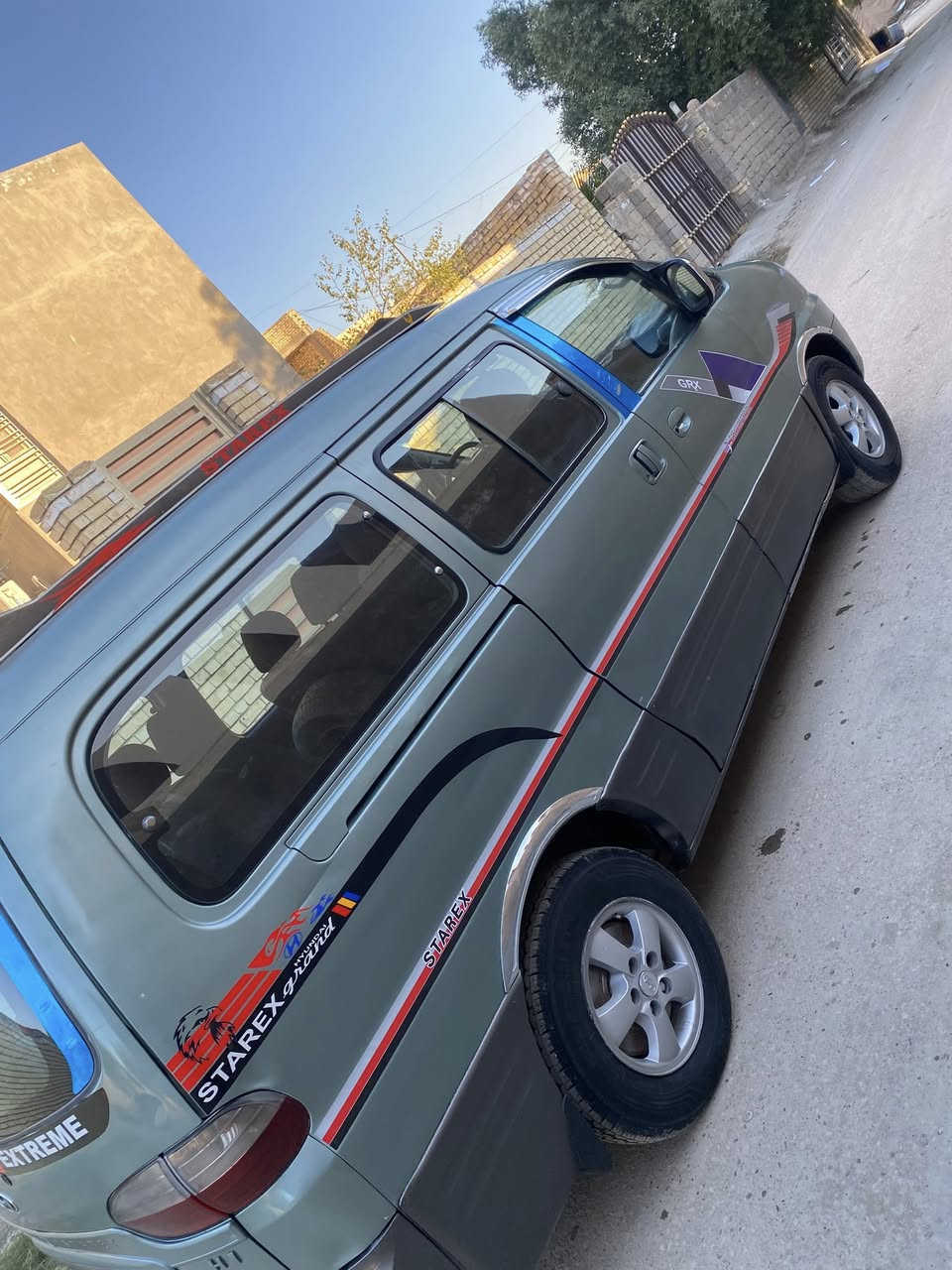 السلام عليكم  الرجاء قرائة المنشور قبل الاتصال  ستاركس 2007 للبيع
رقم قادسيه انكليزي هزه جديده سنويه لغاية 2031 وشرط التحويللل المباشر ومصفره هيئه ومرور تاخذ صافي ومصفر 
مكينه مفتوح سوبرر وكير عاادي المكينه مكفوله بشرط لاتنقص ولاتبخر وترايك وين ميعجبك كير واكسل كفاله  
مصبوغه حزام للجماليهه بدون حادث 
الدوس والتكم والقماره بدون صبغ ولاتعمير وبدون خياس السياره نضيفه وممتعوبه 
دواخلها نضيفه 
مكان السياره بابل الحله 
والسعر 78 وبيها مجال للطيبين 
هذا رقمي*********** وبخدمة الطيبين🤍
