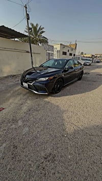 للبيع كامري ٢٠٢٢ بغداد  مرقمه بغداد بسمي   ماشيه 43  سياره فول مواصفات...