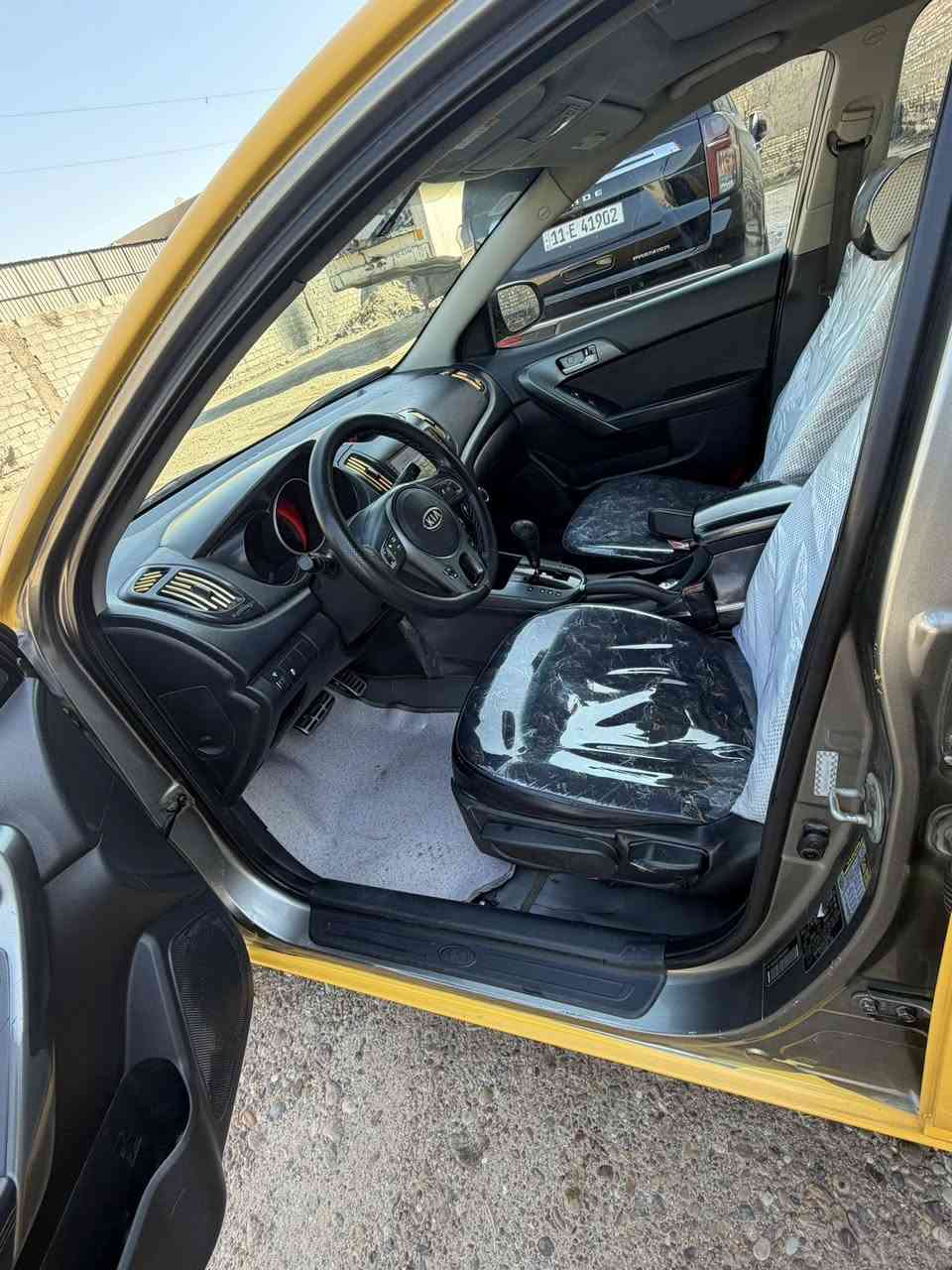 السلام عليكم فورتي 2010 حادثه طخه جاملغ خفلي بدون دواخل مكينه 2000 دوش كير مكينه حداديه كفاله مكاني بغداد السعر 80وبيه مجال بصيط سياره نضيفه ***********
