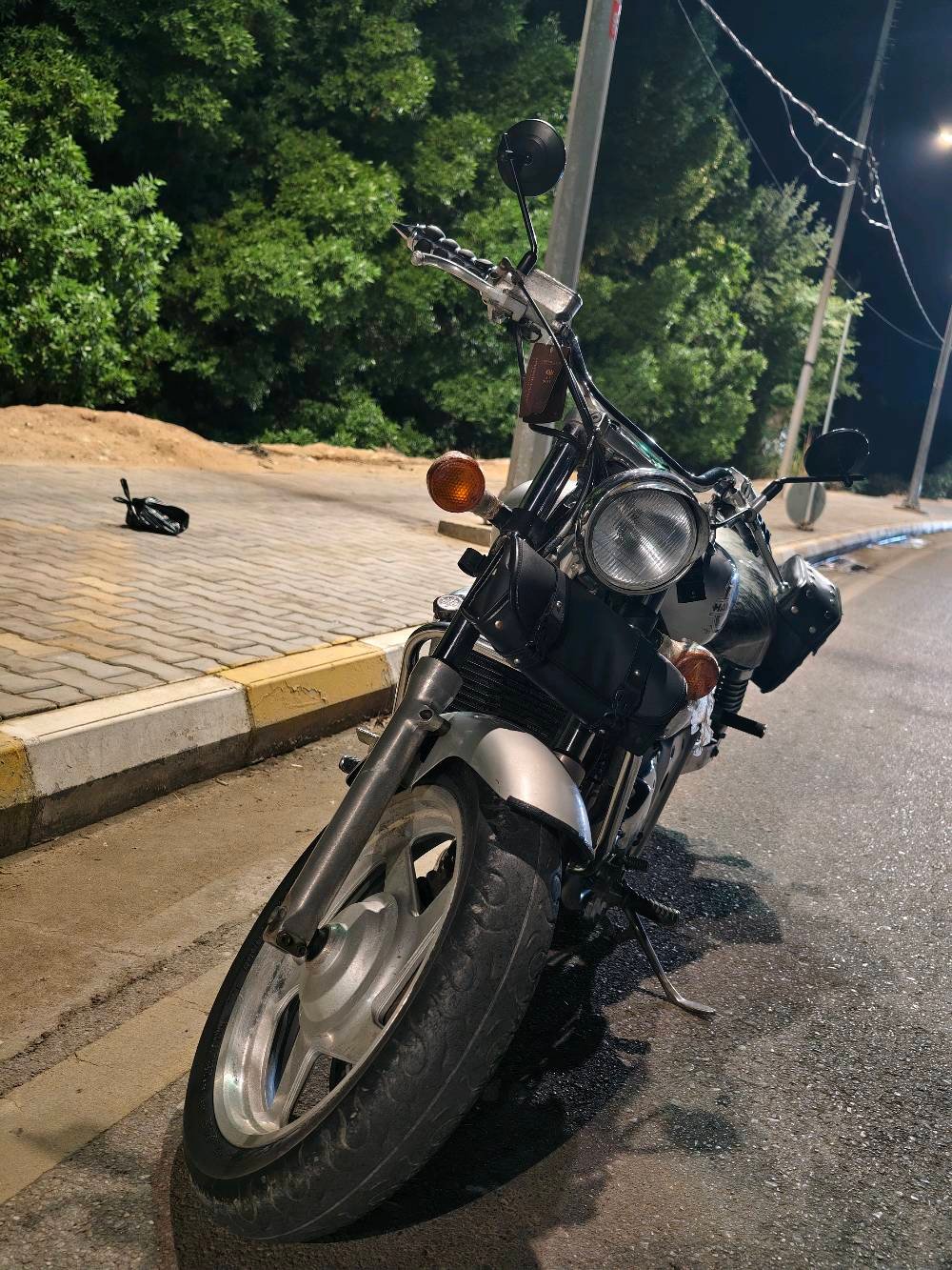 هوندا ماكنه 250 نضافه فول كفاله عامه كير محرك ضفيره ماشيه 29الف مكاني كوت الدراجه رقمه بصره مستلم سنويه فقط لوحات بعدهن مامطبوعات للاستفسار أكثر اتصل ***********
شنو موديل الدراجة وسنة الصنع؟: 
94
وين موقعك لليحب يشوفها شخصيًا؟: 
كوت حي الحوراء
هل تحتاج الدراجة لأي تصليحات؟: 
لا
كم ماشية الدراجة لحد الآن؟: 
29الف
هل توجد أوراق ملكية وتأمين للدراجة؟: 
سنويه 