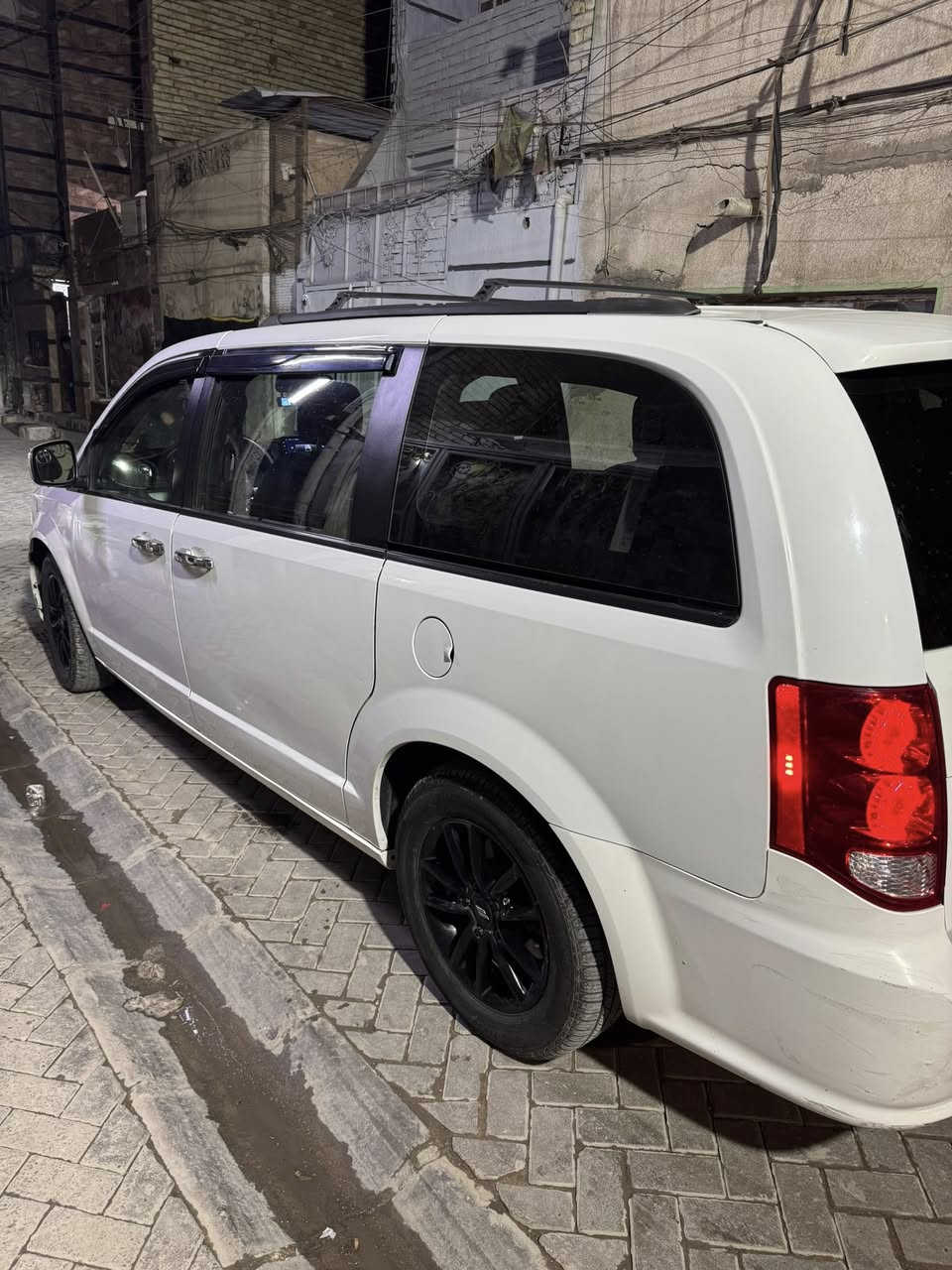 السلام عليكم دوج كرفان موديل 2020 GT وارد امريكي رقم بغداد ، الضرر مالها چاملغ السايق مبدل وتصليح بالبنيد (كشنات جلد) بيبان كهرباء شفط و شاشه عطلات و حدادية الصدر جديده وتخم تاير جواها و بدون ايرباك
#للبيع السعر 190 ورقه 
رقم الهاتف 
***********
