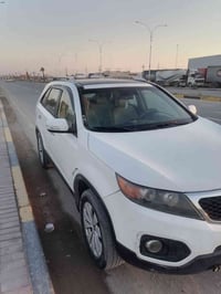 سورنتو 2012 مصبوغه عام سته سلندر سبعه راكب فول ماعدا البصمه..خليجي.. ا...