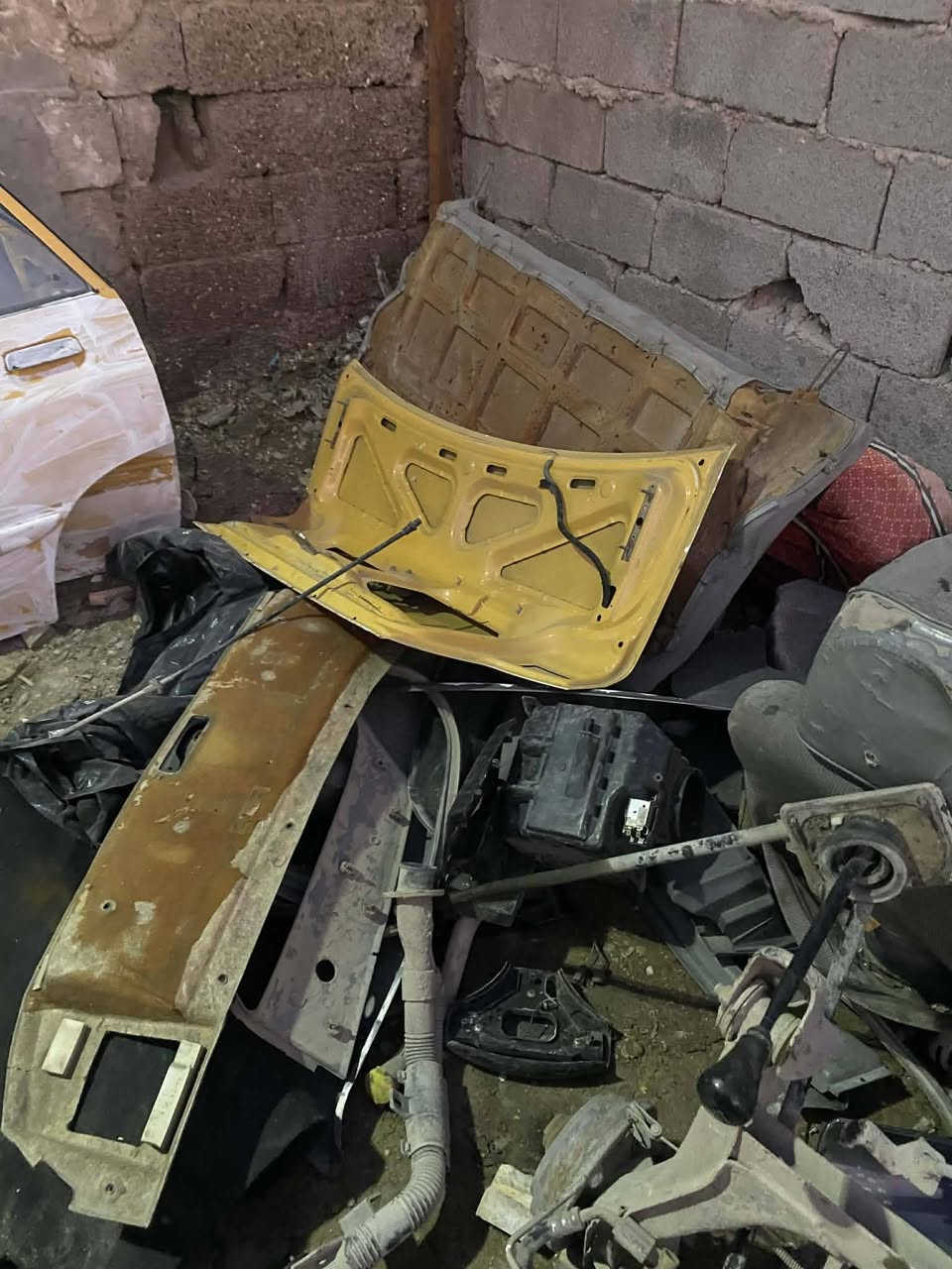 سلام عليكم تفصيخ سايبه بيجو سمند جيلي سي كي وجميع انواع السيارات اليراني والصيني العنوان شهداء البياع قرب جامع الكبيسي ***********
