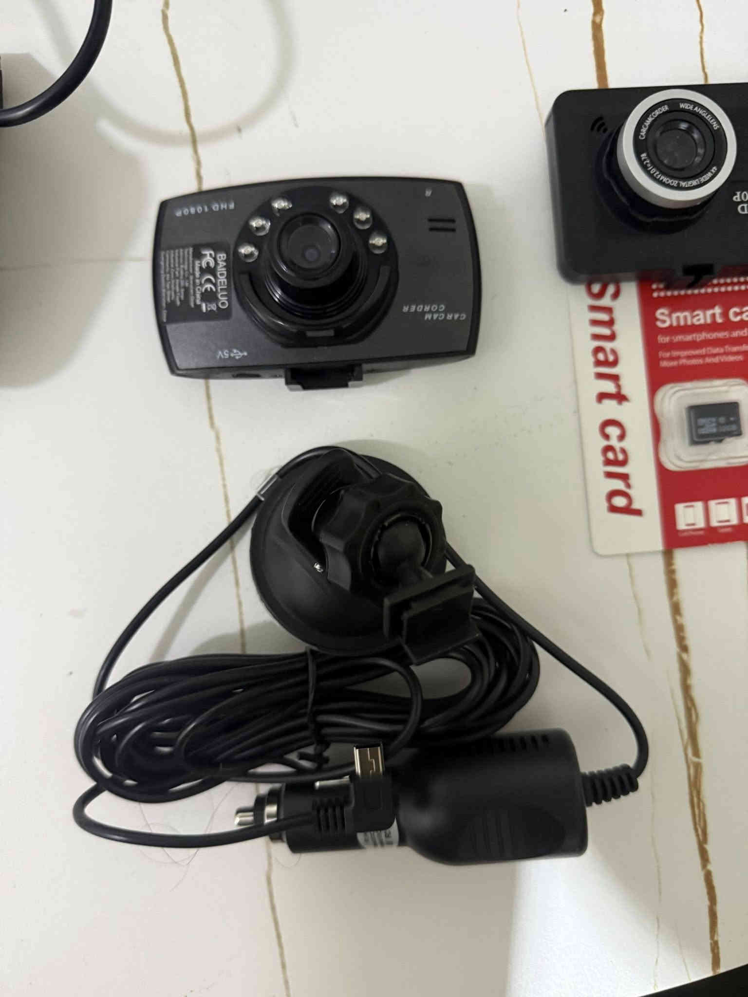 سلام عليكم 
منفاخ ياباني باقي اخر ٣ قطع السعر ٢٥ 
كامره داش كام مال حوادث اصلي ٣٠ الف 
يوجد توصيل جميع محافضات العراق 🚚🚚🚚
مكاني بغداد مشتل *********** 
موجود من ٥ العصر الى ١٢ بليل
