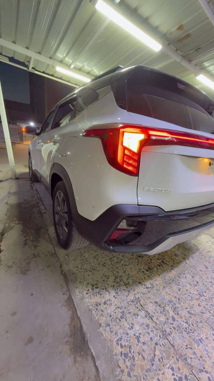 2024 KIA Seltos, S
@إشارة 
🔥 كيا سيلتوس 2024  | نص مواصفات 
✔️ تو كلر 
✔️ مكانه بغداد الامين الثانية 
✔️ مكينة 2000 (المرغوب
✔️ داخلية  أسود
✔️ شاشة كبيرة تدعم Apple CarPlay
✔️ رادارات + تحديد مسار + نقطة عمياء
✔️ وكاميرا
✔️ إشارات بالمرايا
✔️ ماشية 34 الف 
✔️ حادثه مرفق بلصوره تبديل دعاميه فقط نفس اللون 
💰 السعر: 155 وبيه مجال 
📞 للاستفسار: ***********

