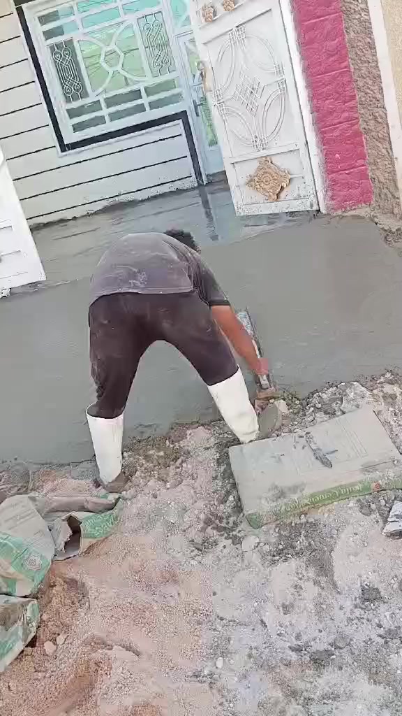 السلام عليكم اخوان الي يحتاج خباطه صب ارضيات بوكس بيتونه دنك وتنضيف تطليع تراب تدخيل  سبيس حدل وشغل درجه اولى هذه رقمي واتساب موجود ***********
