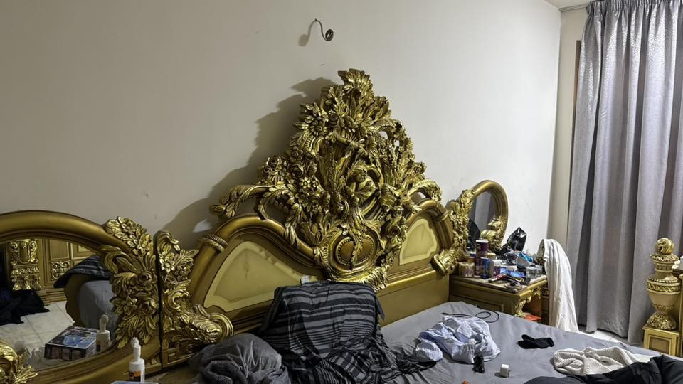 غرفة نوم زان مصري جديدة جداً ونظافة 95٪؜ للاستفسار *********** متواجد واتساب فقط
