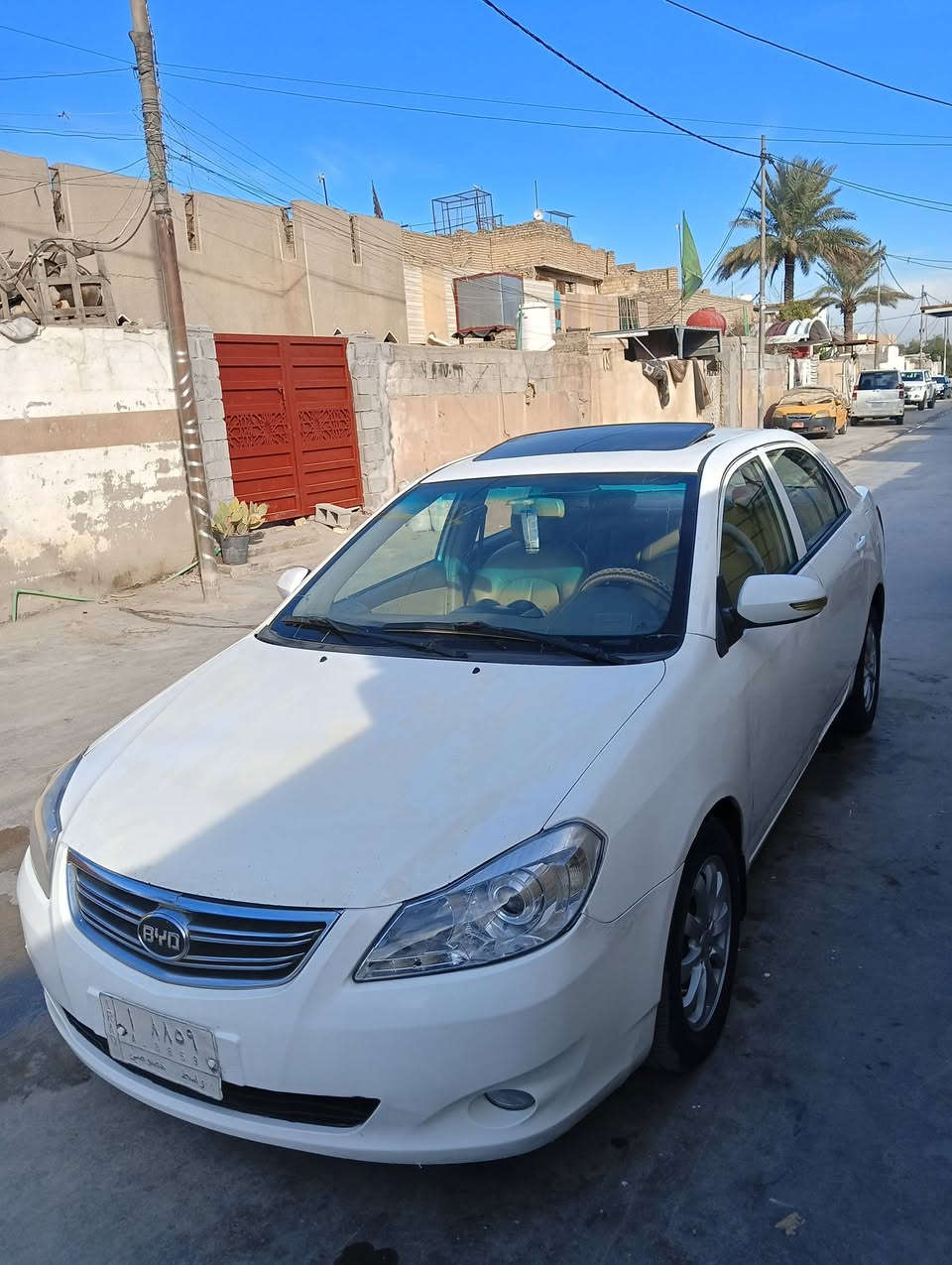 السلام وعليكم بي واي دي للبيع موديل 2013 سياره جديده ماكينه وكير كفاله  رقم واسط تحويل ثاني يوم كير اوتوماتيك سياره كلش حلوه وجاهزه تخم تاير جديد سعر 57 وبيها مجال مكان واسط العزيزية رقم الهاتف. ***********. 🚗
