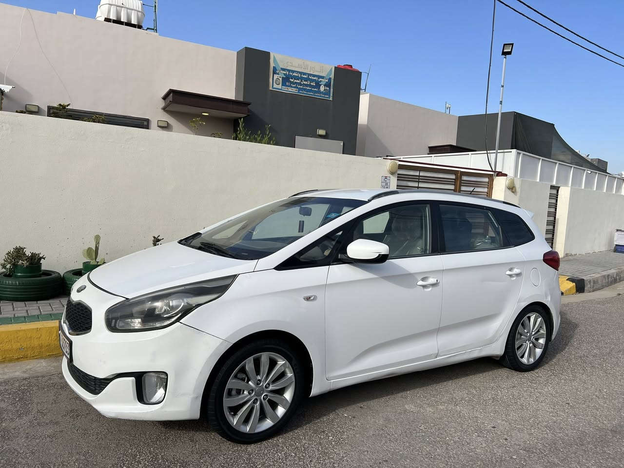 السلام عليكم

كيا كارنز
للبيع  مديل 2014 رقم وسنويه جديده نجف باسمي  سبعه راكب خليجي ماشيه 168 الف وقابله  للزياده  مكينه 2000 دوش مكفوله من وصبغ وتبديل تخم تاير جديد باتري جديد حداديه جديده دواخل كلش جديده متصرف عليه 1000 دينار جاهزه مجهزه من كلشي السعر 140وبي  مجال مكان السياره نجف استفسار اتصل *********** او خاص
