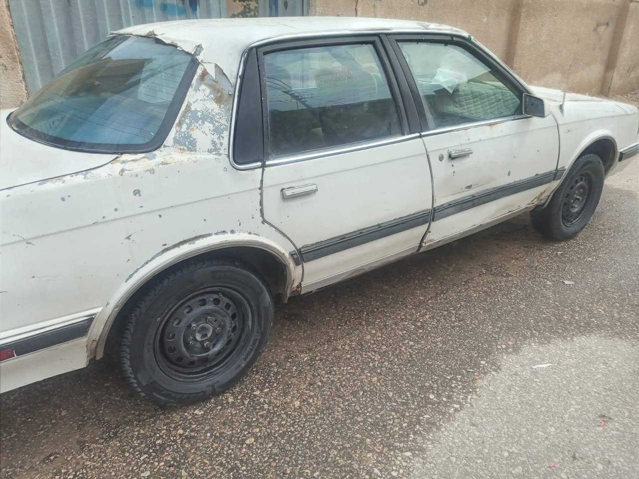 السلام عليكم اولدز موديل ٩٠ محورة ياباني كير أو محرك كورلا السيارة بالنسبة الكشرها الصورة واضحة ميحتاج وصف بيها وكالة خاصة السعر ١٨ الهاتف ***********
