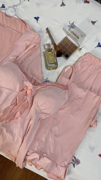 ملابس • توصيل • جميع المحافظات