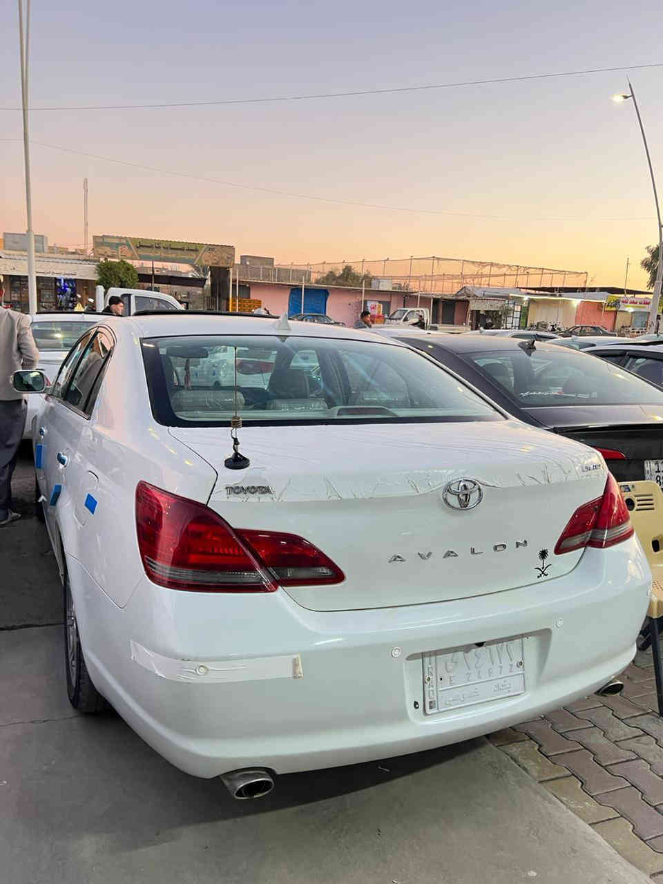 سلام عليكم
افلون 2008 خليجي ليمتد 
كير ومكينه تمام التمام 
تبريد شغال 
سياره بيها صفحتين صبغ بدون قماره وصدنوك وبنيد 
تخم تاير حداديه تمام التمام 
مناقصها شي شغل وامشي 
رقم بغداد تحويل ثاني يوم 
مكانها الانبار هيت 
بـ 130 وبيها مجال 
المواصفات ميحتاج نذكرها الليمتد معروفه 
*********** 
*********** 
ترهم مراوس حسب القناعه
