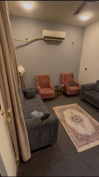 اخوان عندي تخم قنفات خفيفه نضاف ٨ مقاعد رايدهن قفل ب ٧٥ مكاني الدوره ف...