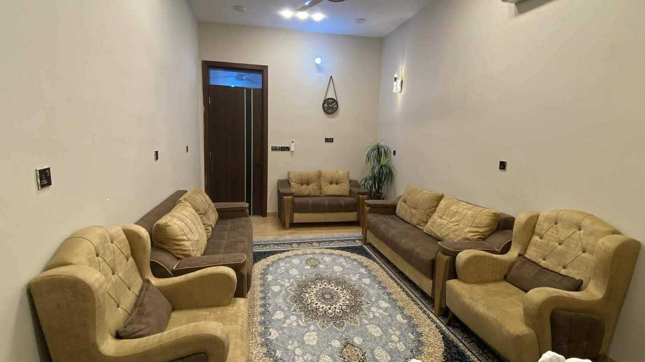 سلام عليكم تخم ١٠ مقاعد للبيع بلوك ثقيل درجة اولى مو سوكي نظيف جدا مابي اي ضرر المكان حي السلام


**إذا كنت صاحب هذا الإعلان وتريد حذفه لأي سبب، رجاءا أرسل رسالة إلى الدعم الفني**